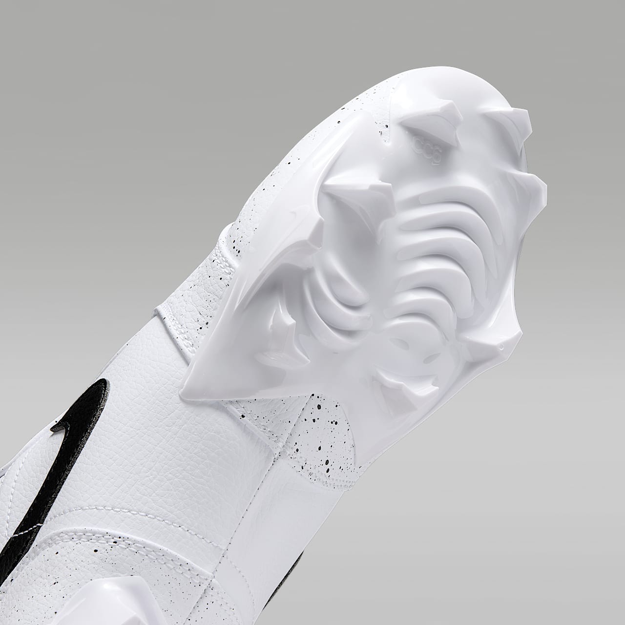 1 Low TD Men's Football Cleat