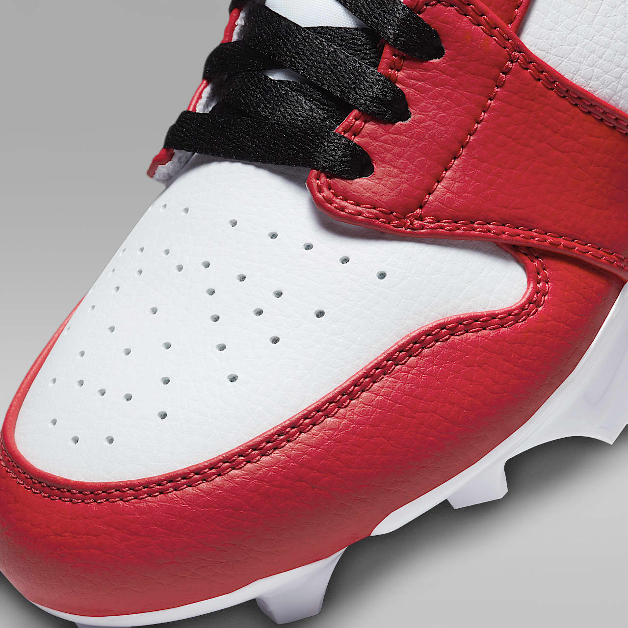 1 Low TD Men's Football Cleat