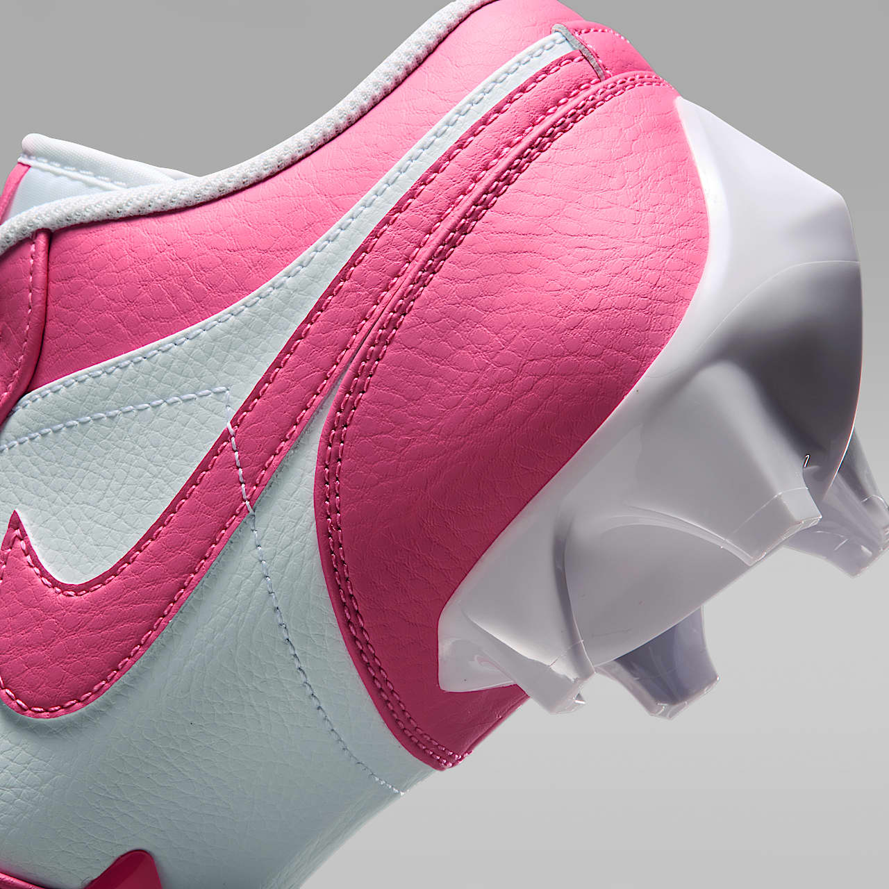 1 Low TD Men's Football Cleat