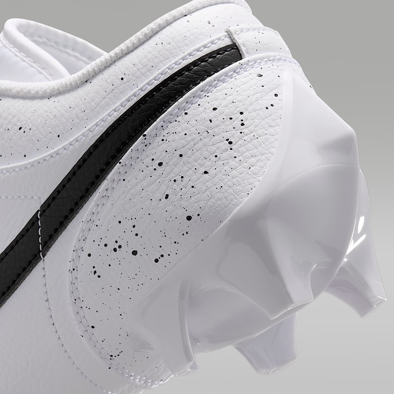 1 Low TD Men's Football Cleat