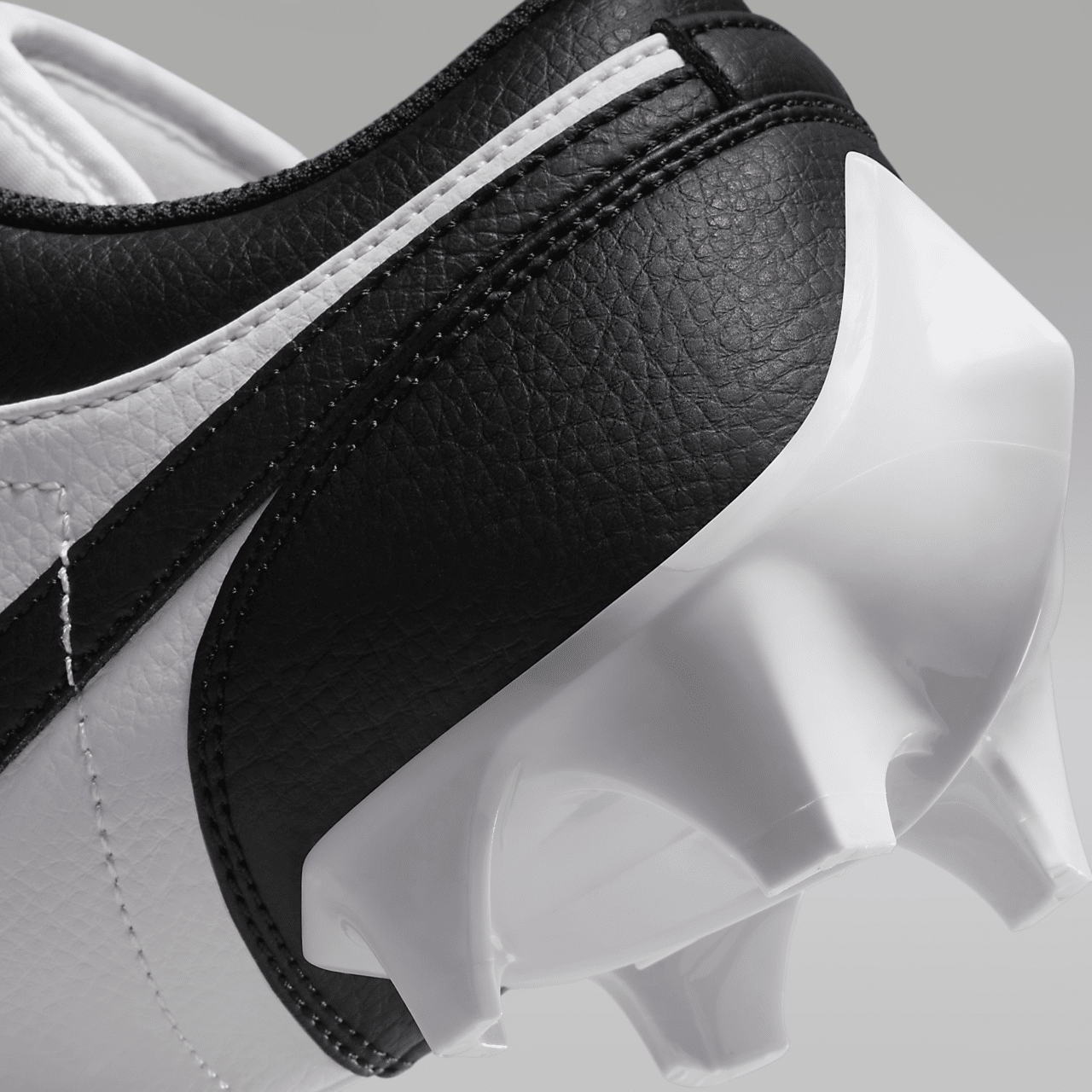 1 Low TD Men's Football Cleat