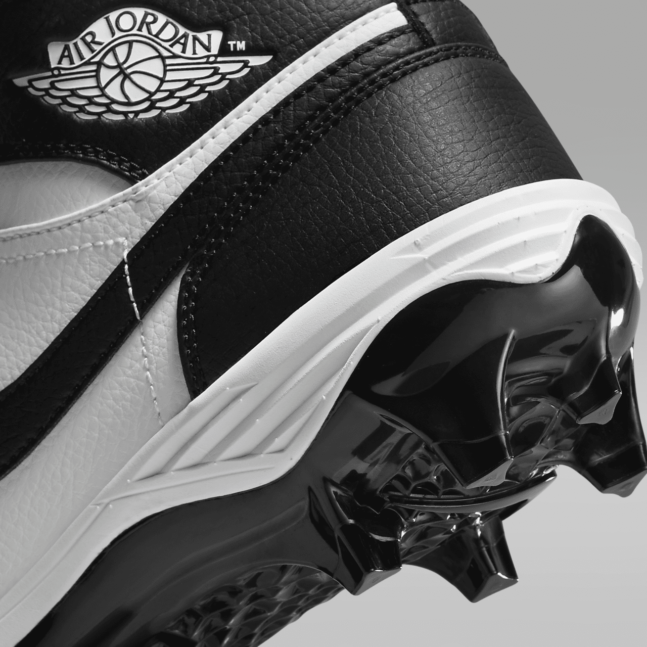 1 Mid TD Men's Football Cleat