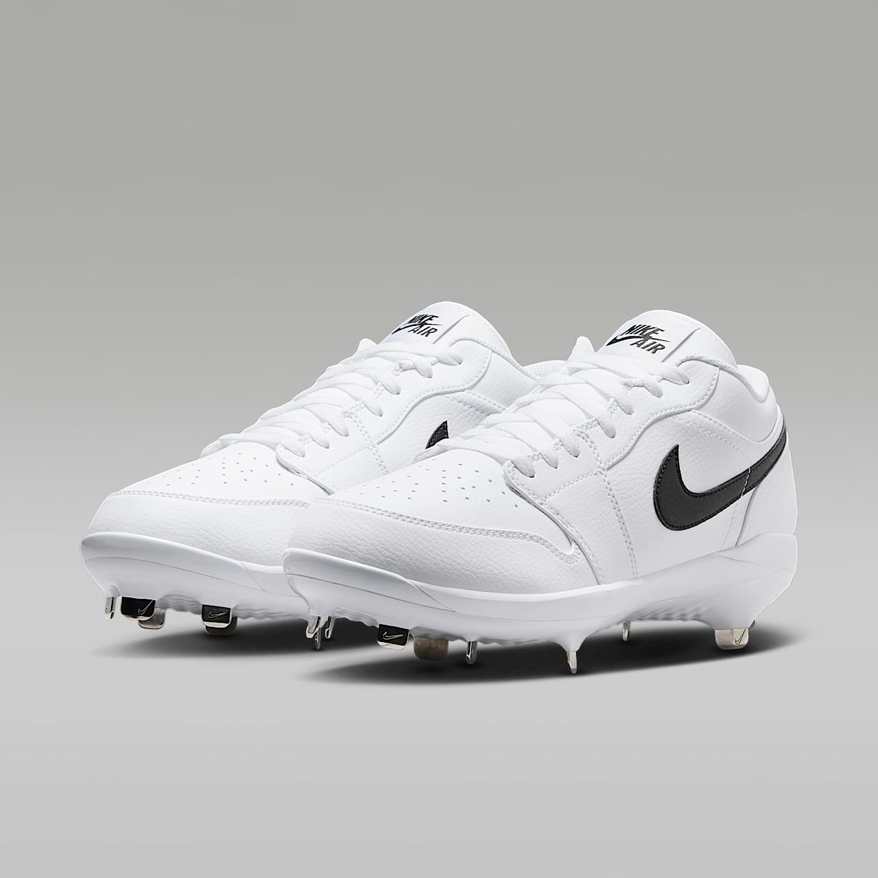 1 Retro Low Metal Baseball Cleats