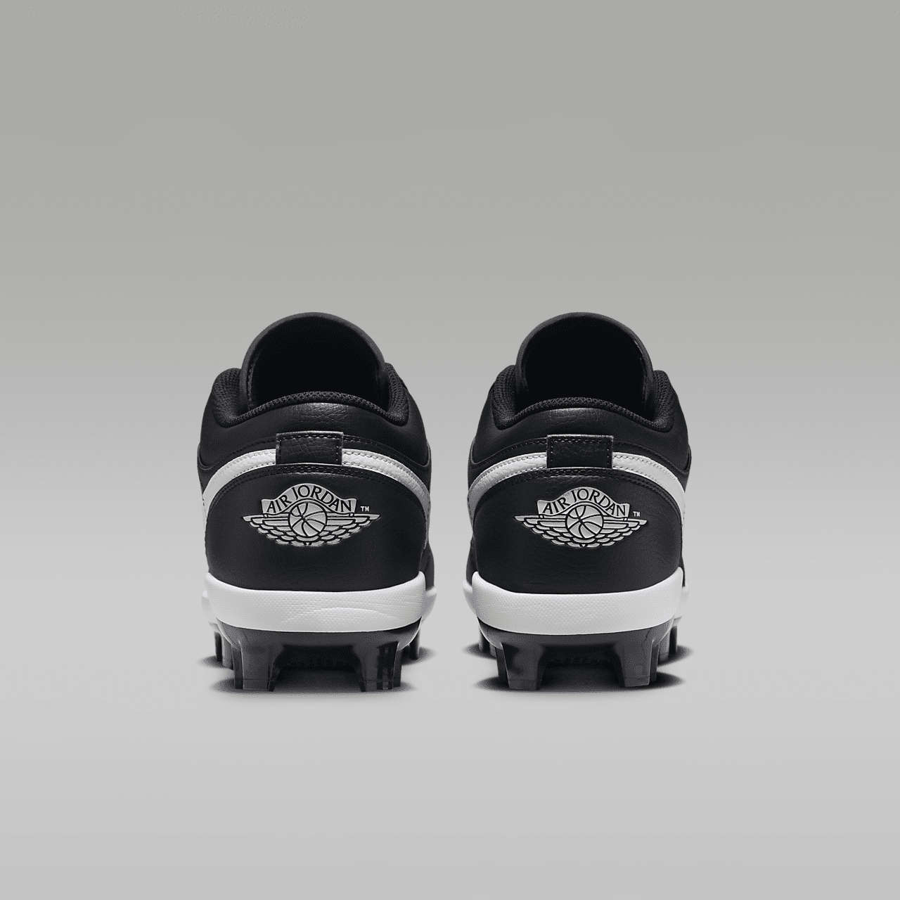 1 Retro MCS Low Men's Baseball Cleats