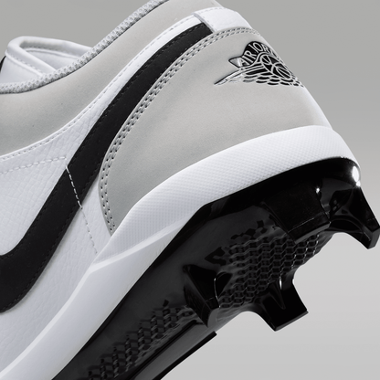 1 Retro MCS Low Men's Baseball Cleats