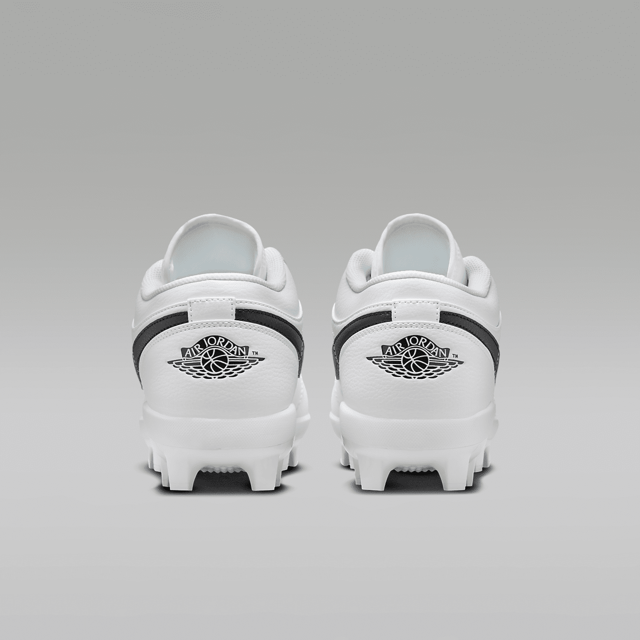 1 Retro MCS Low Men's Baseball Cleats