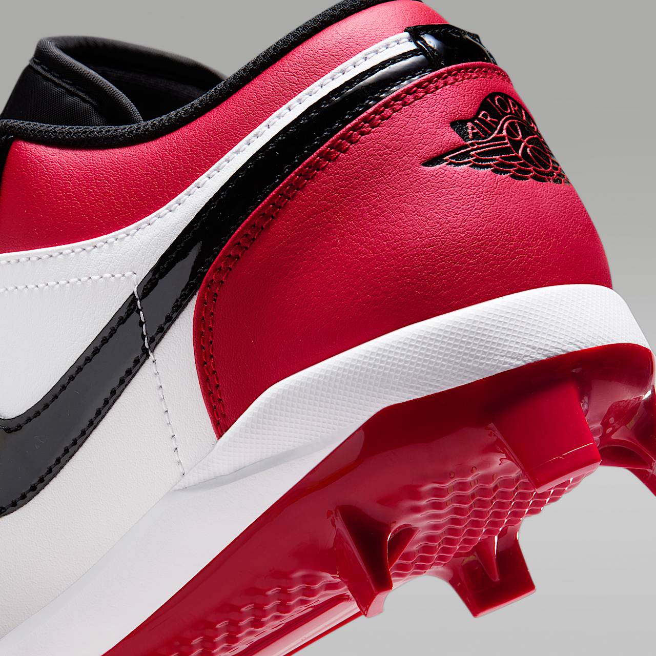 1 Retro MCS Low Men's Baseball Cleats