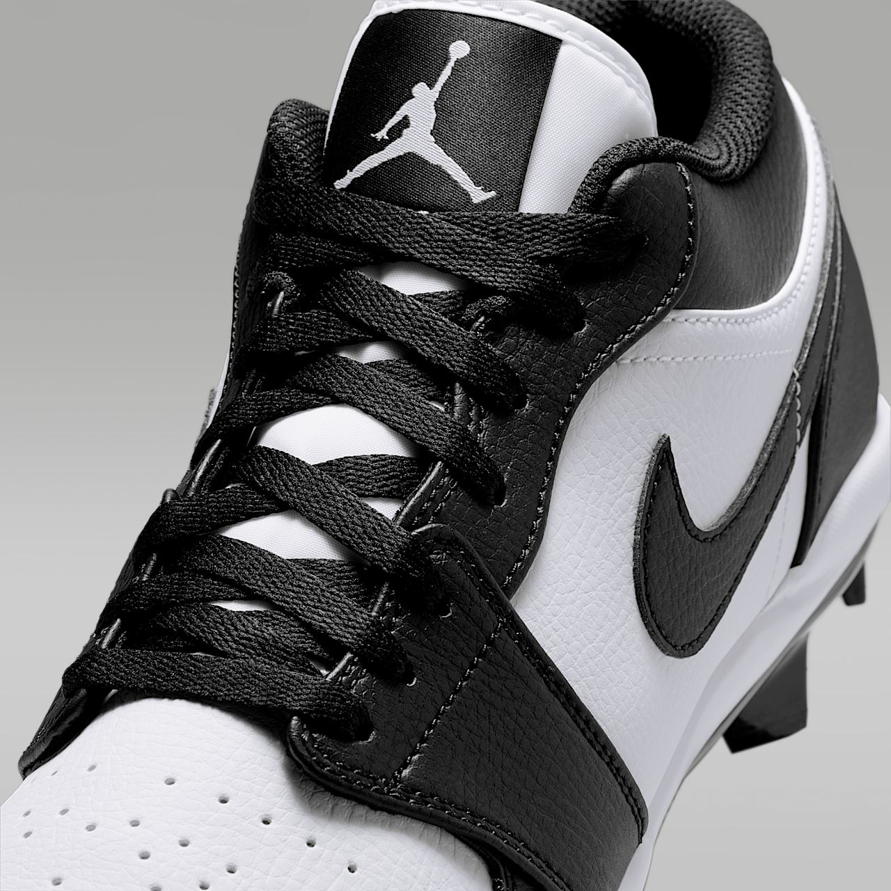 1 Retro MCS Low Men's Baseball Cleats