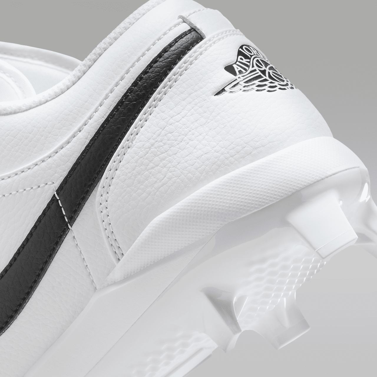 1 Retro MCS Low Men's Baseball Cleats
