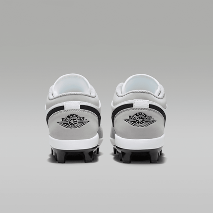 1 Retro MCS Low Men's Baseball Cleats