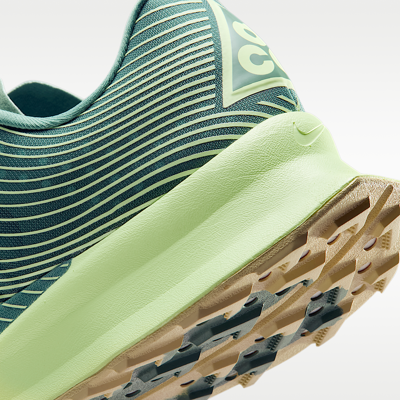 ACG Ultrafly Trail Trail Racing Shoes