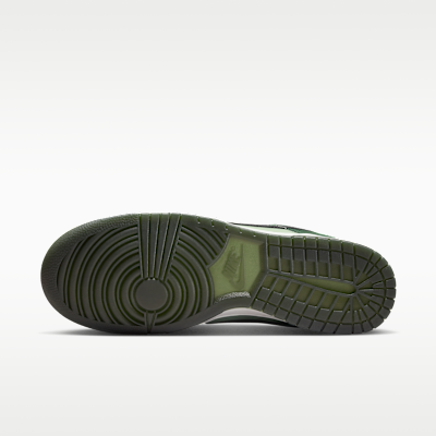 Dunk Low Retro SE