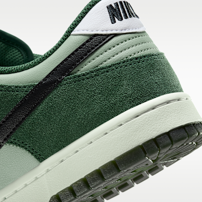 Dunk Low Retro SE