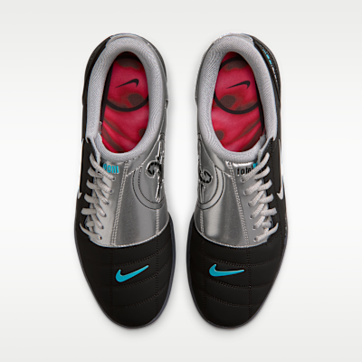 Total 90 Soccer Shoes