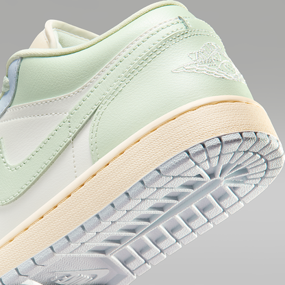 Air Jordan 1 Low Women's Shoes
