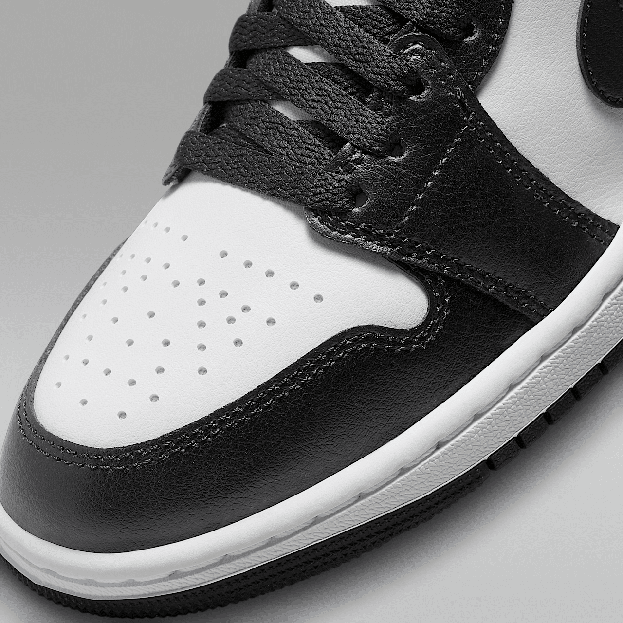 1 Mid Women's Shoes
