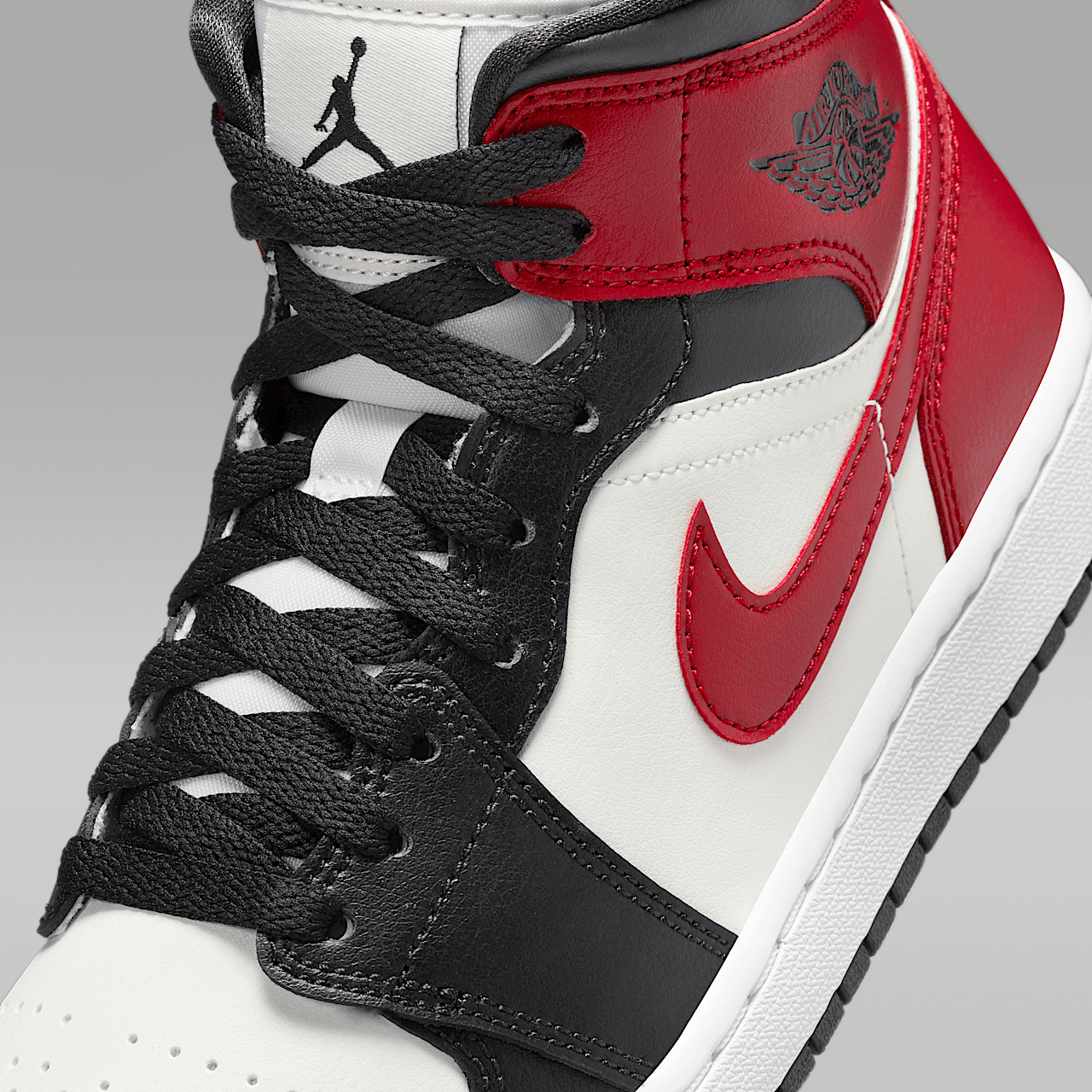 Air Jordan 1 Mid Women's Shoes