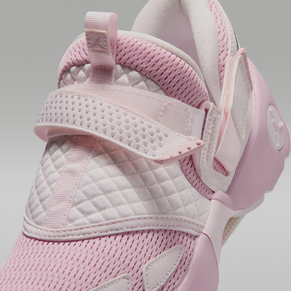 Trunner LX Women's Shoes