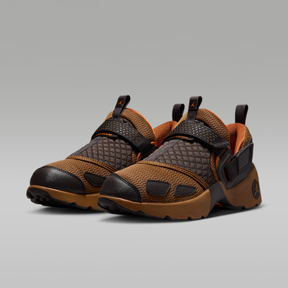 Trunner LX Women's Shoes