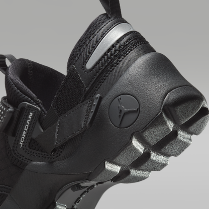 Trunner LX Women's Shoes