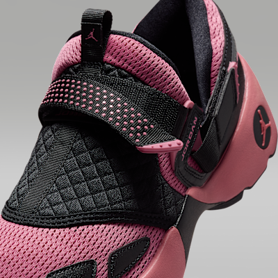 Trunner LX Women's Shoes