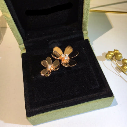 Frivole Between The Finger Cubic Zirconia Ring
