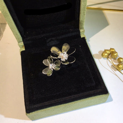 Frivole Between The Finger Cubic Zirconia Ring