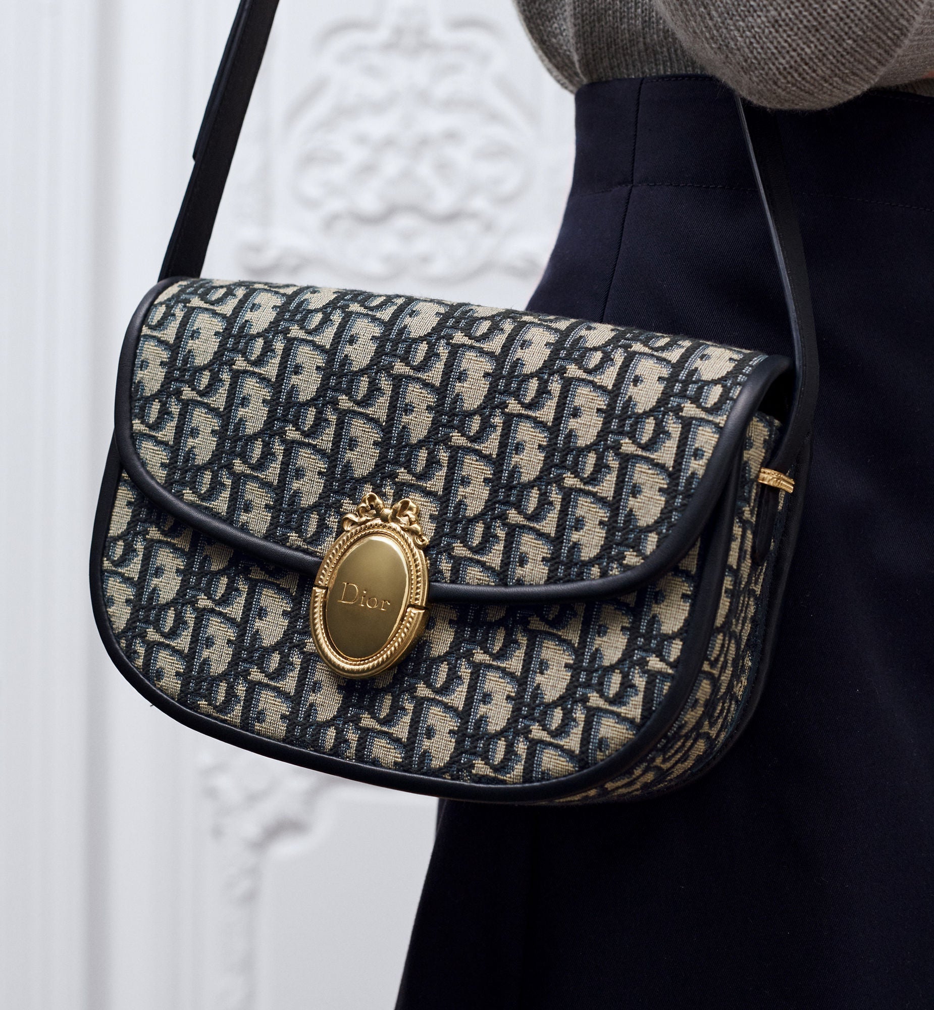 Women's Medium Médaillon Flap Bag With Blue Jacquard And Signature Clasp