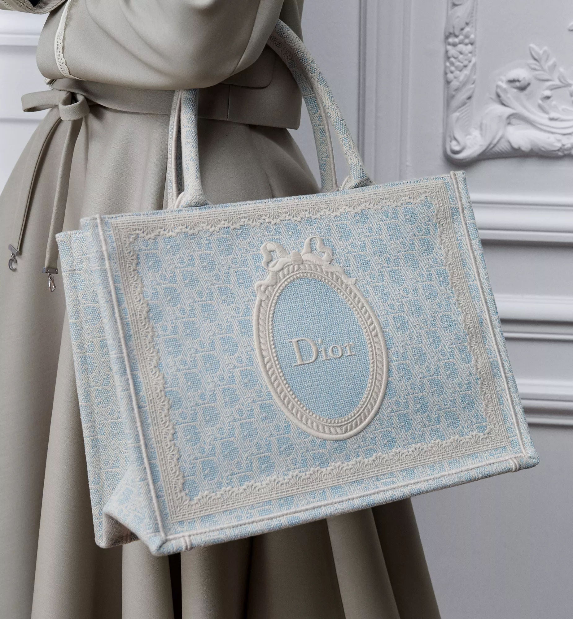 Women's Medium Book Tote With Céleste Blue Washed Embroidery And Shoulder Strap