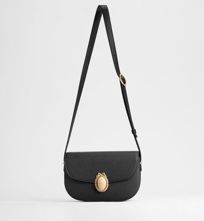 Women's Medium Médaillon Flap Bag With Grained Calfskin And Signature Clasp