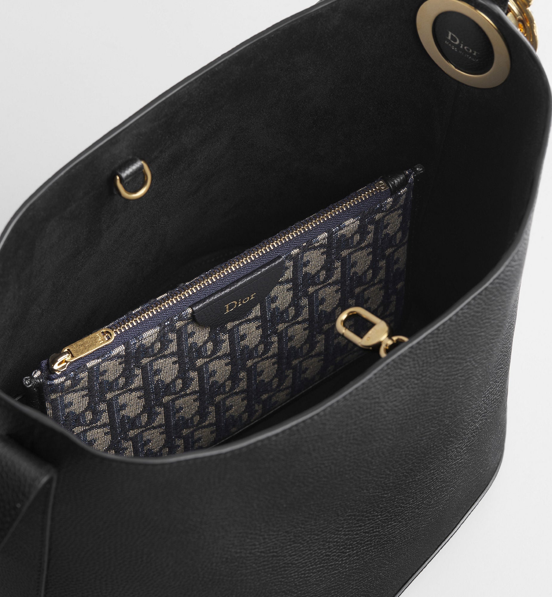 Women's Medium Médaillon Bucket Bag With Black Grained Calfskin And Signature Clasp