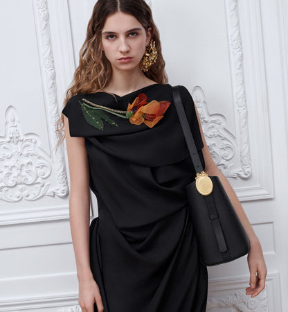 Women's Medium Médaillon Bucket Bag With Black Grained Calfskin And Signature Clasp