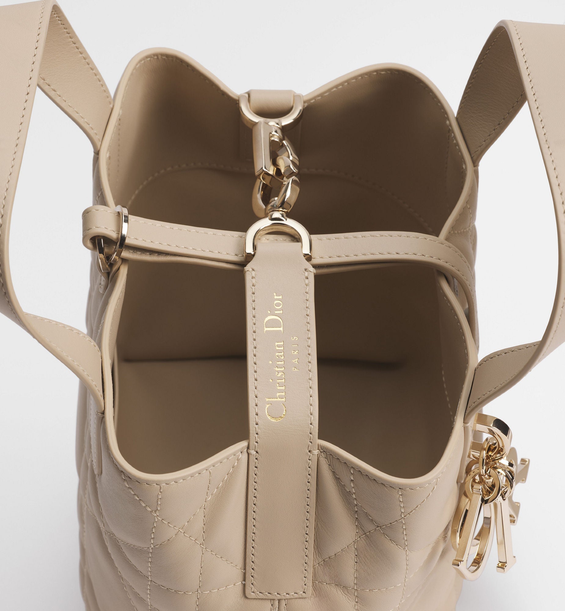 Women's Small Toujours Vertical Tote Bag With Powder Beige Macrocannage Calfskin And Strap