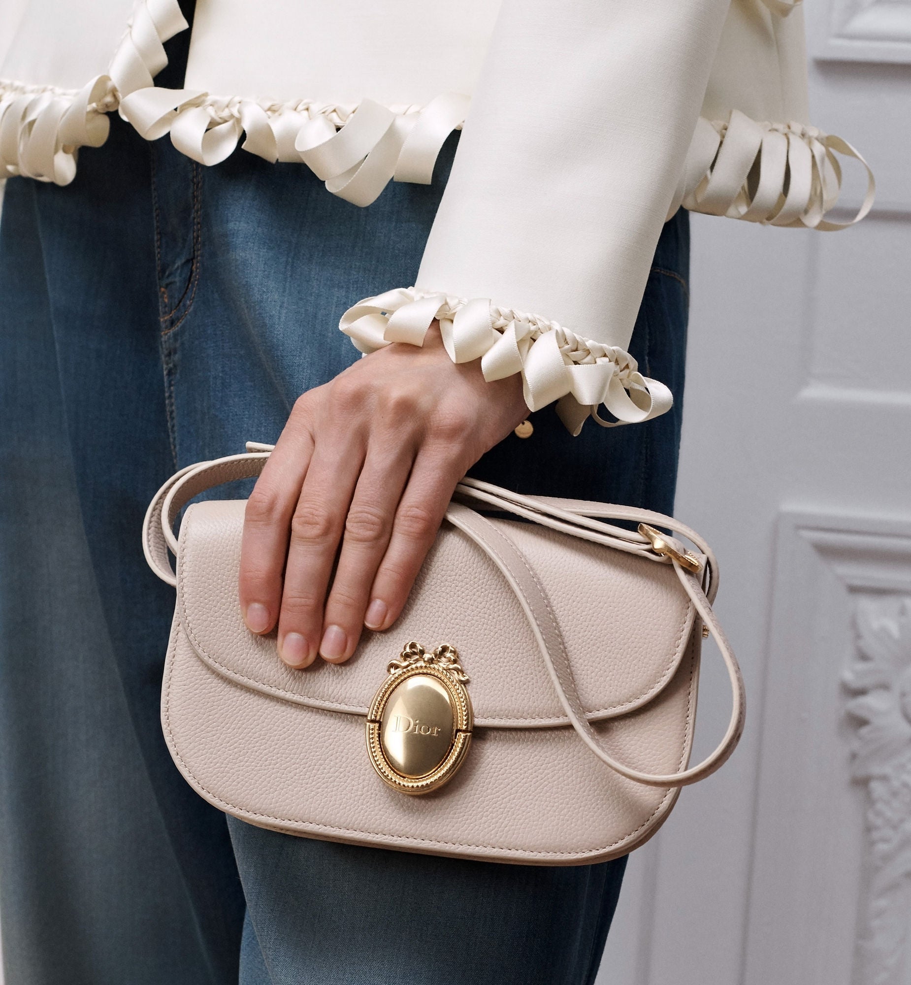 Women's Small Médaillon Flap Bag With Grained Calfskin And Médaillon Clasp