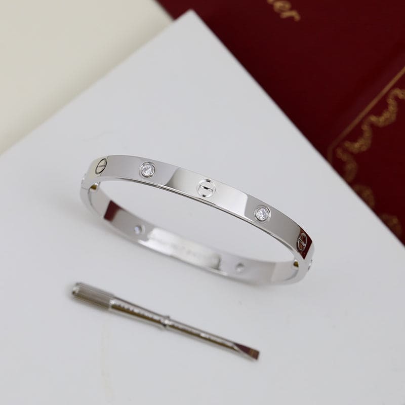 Elegant 4 Diamonds Love Bracelet