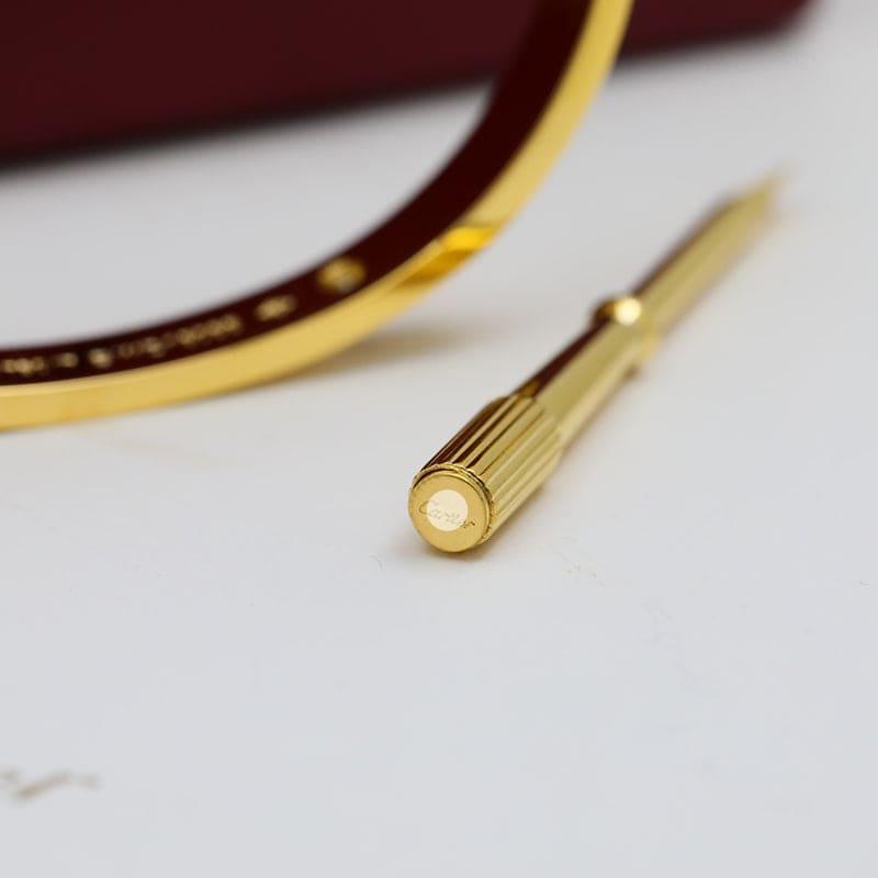 Elegant 4 Diamonds Love Bracelet