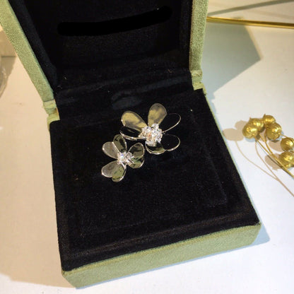 Frivole Between The Finger Cubic Zirconia Ring