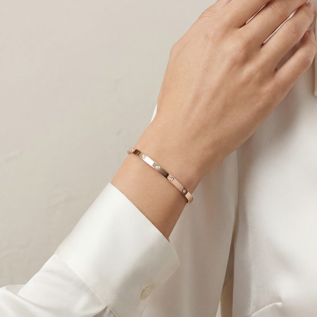 Small 10 Diamonds Love Bracelet Timeless Luxury