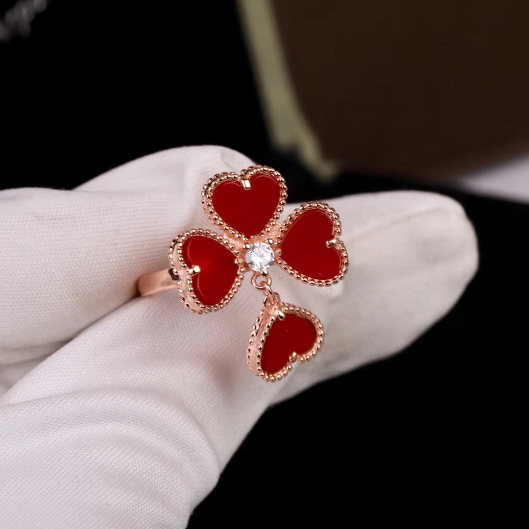 Sweet Alhambra Effeuillage Clover Ring