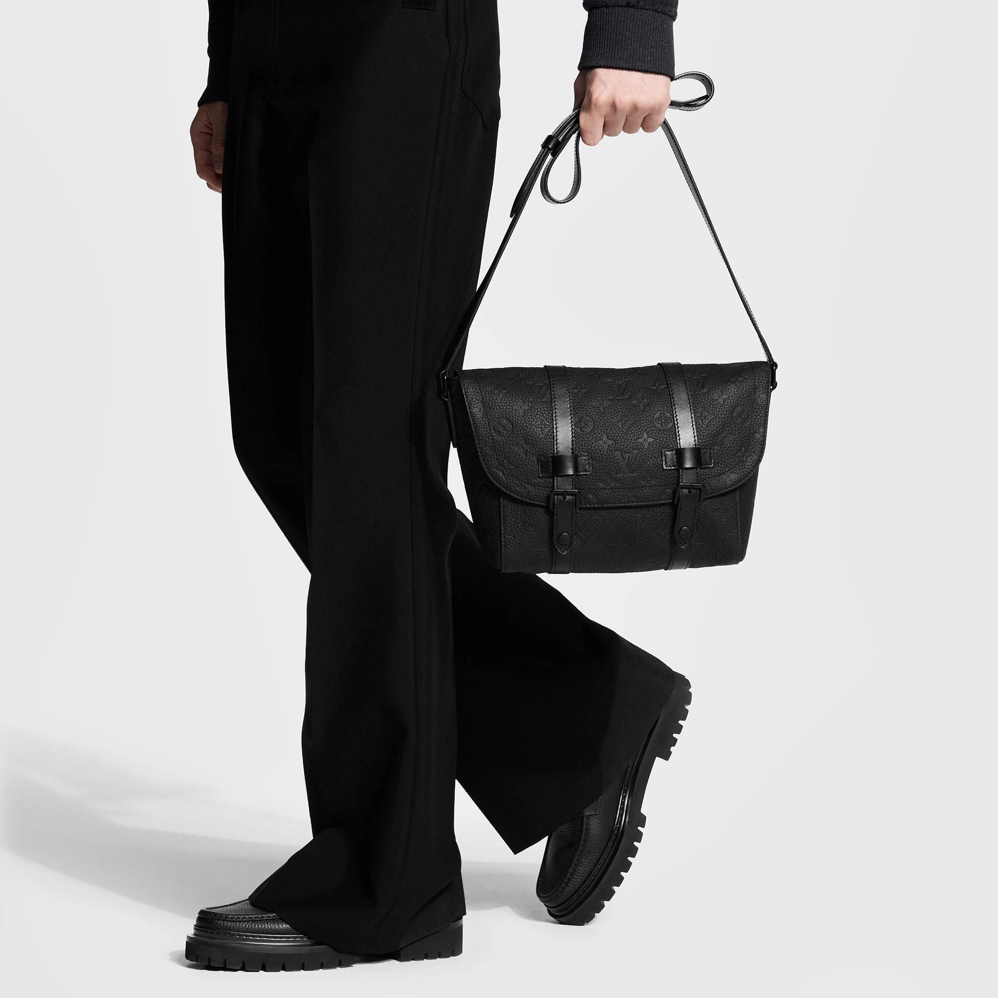 Men's Christopher Messenger Bag Monogram Taurillon