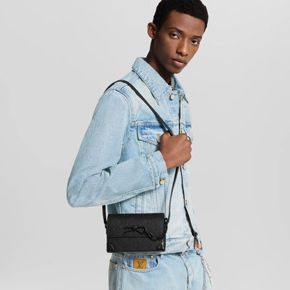 Men's Steamer Wearable Wallet Monogram Black