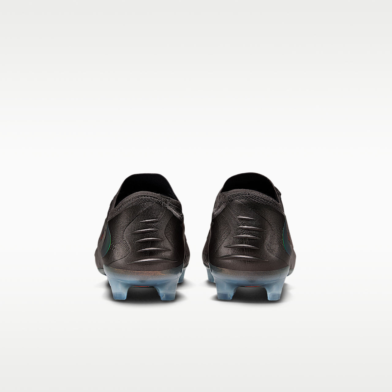 Phantom 6 Low Elite LV8 Firm-Ground Soccer Cleats Gripknit Medium Ash/Black/Gold Amber