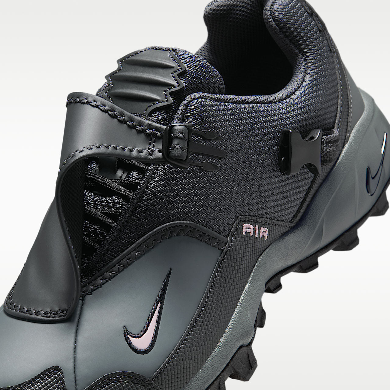 ACG Phassad Men's Rugged Trail Running Shoes Anthracite