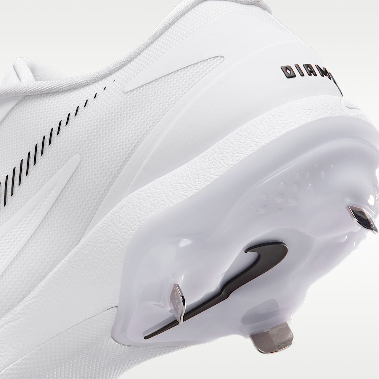 Diamond Standout MTL Unisex Baseball Cleats with Forefoot Air Zoom