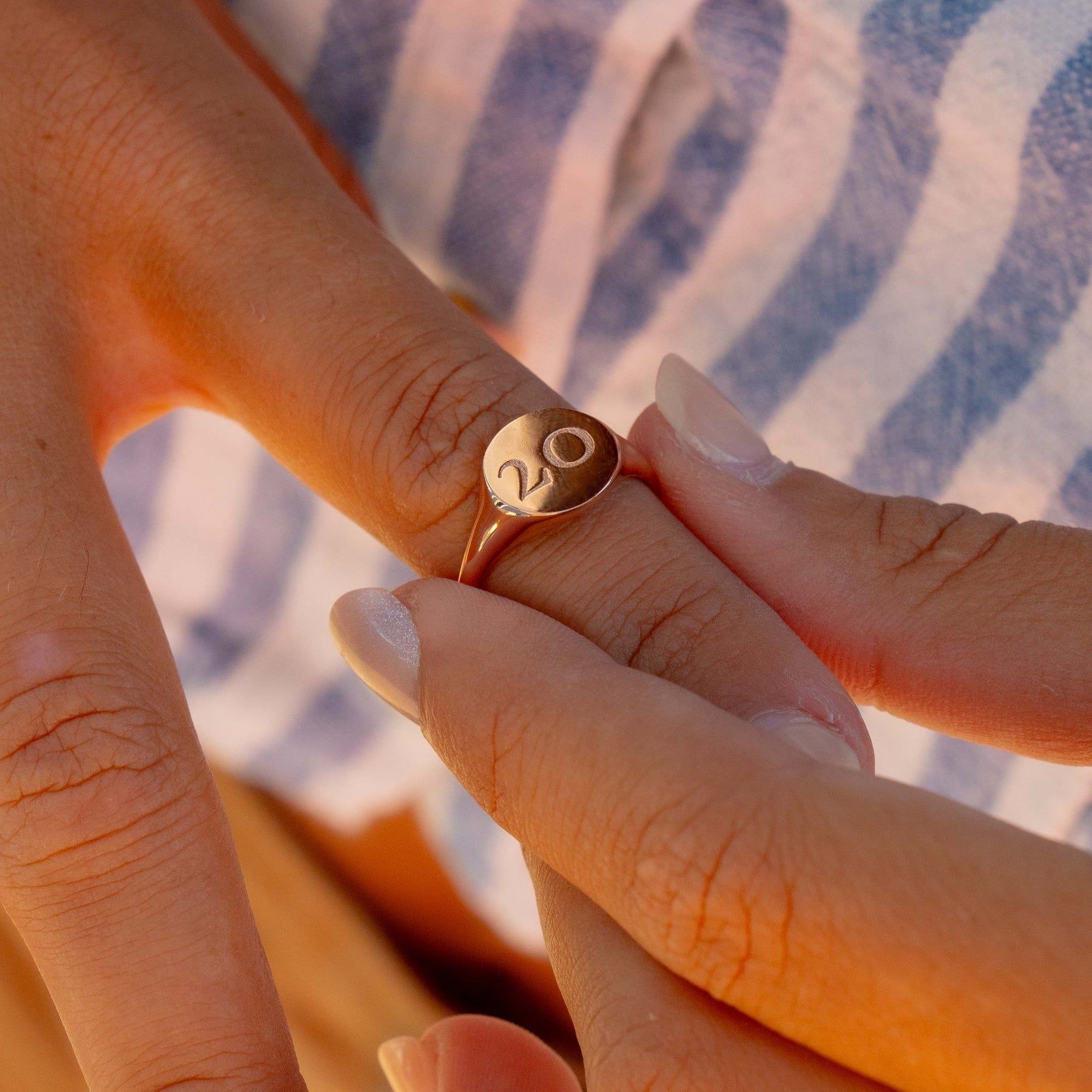 Engravable Circle Signet Ring